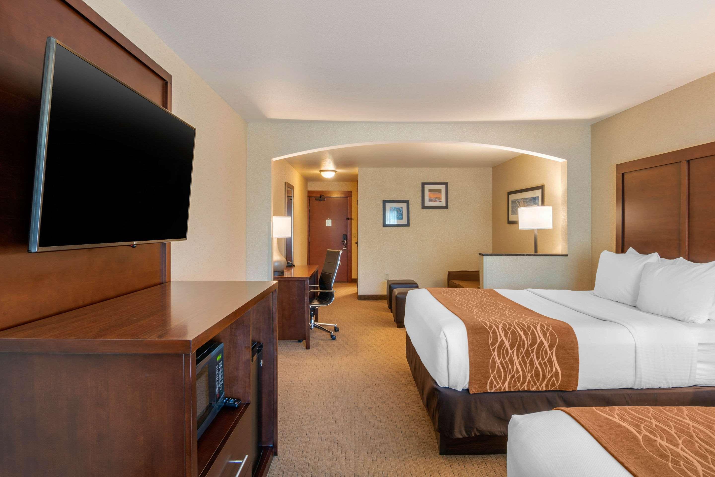 Comfort Inn & Suites Линкън Сити Екстериор снимка