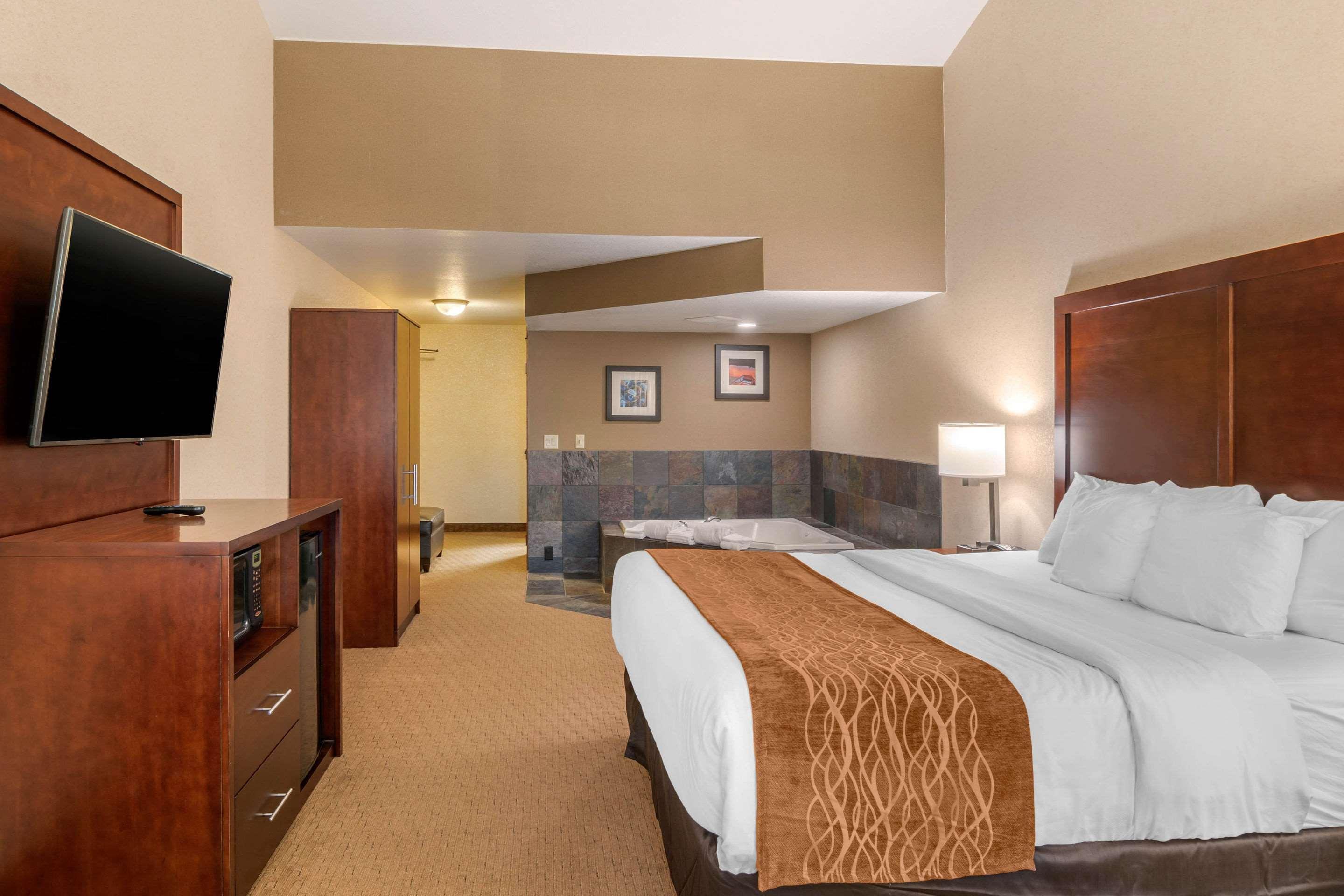 Comfort Inn & Suites Линкън Сити Екстериор снимка