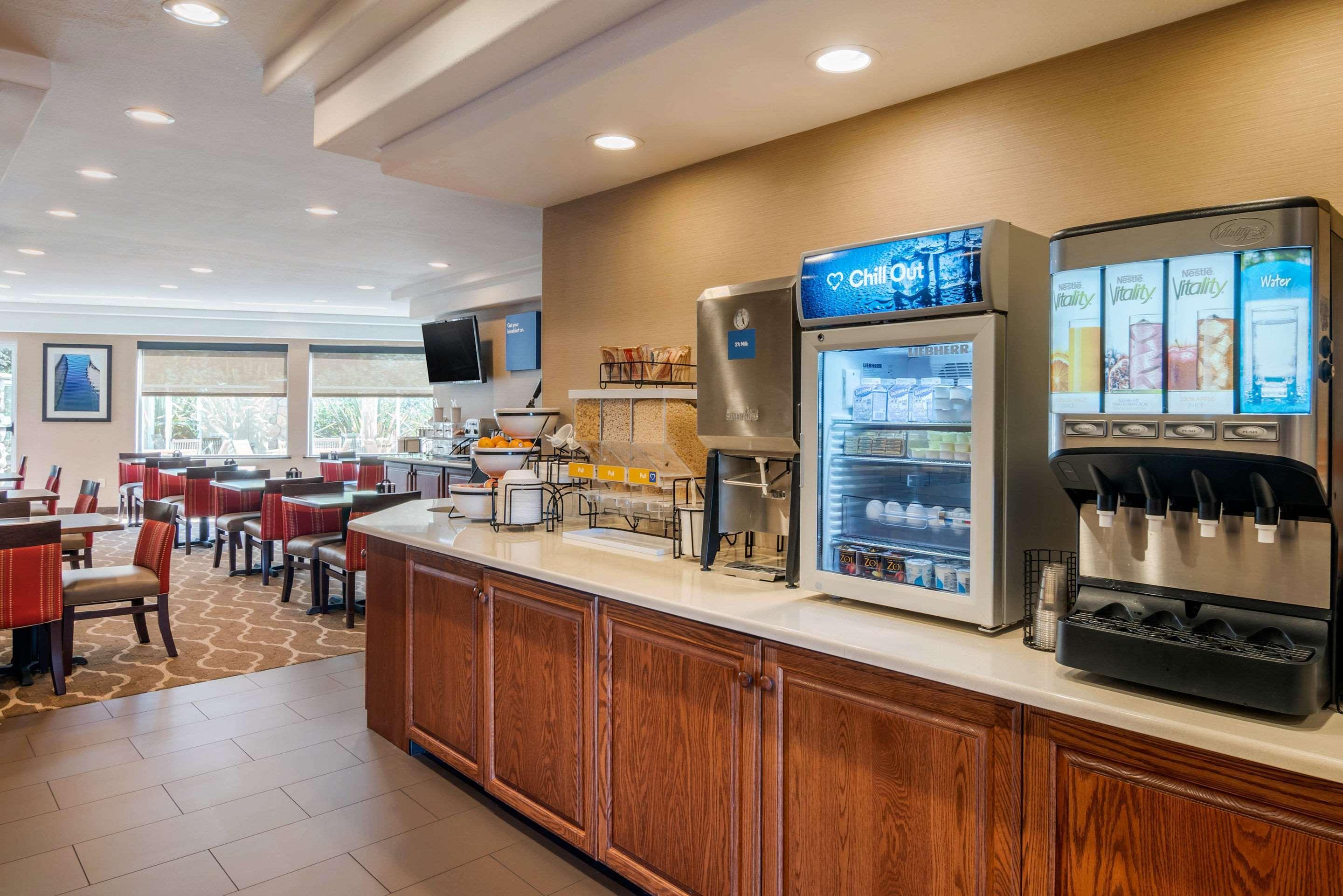 Comfort Inn & Suites Линкън Сити Екстериор снимка