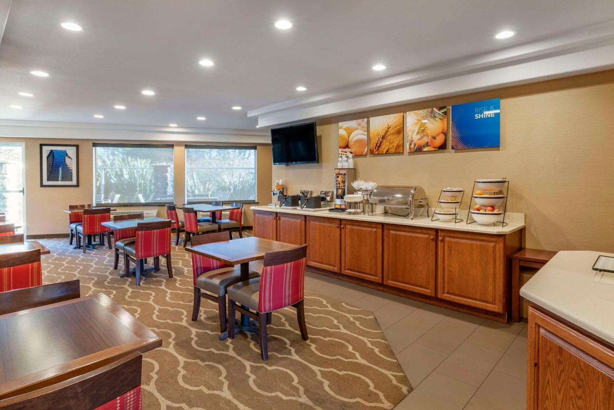 Comfort Inn & Suites Линкън Сити Екстериор снимка