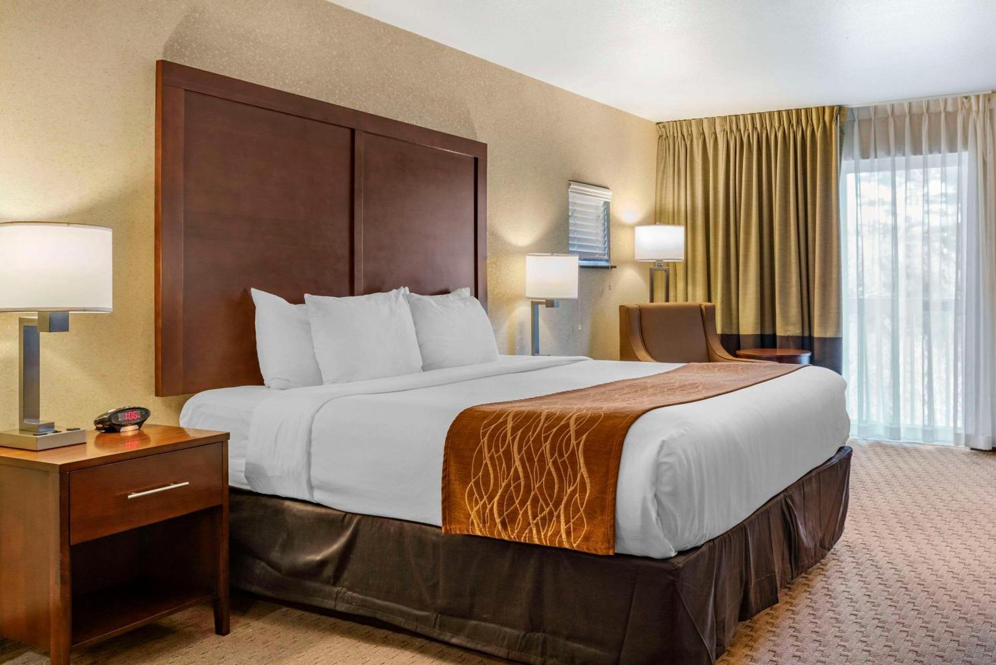 Comfort Inn & Suites Линкън Сити Екстериор снимка