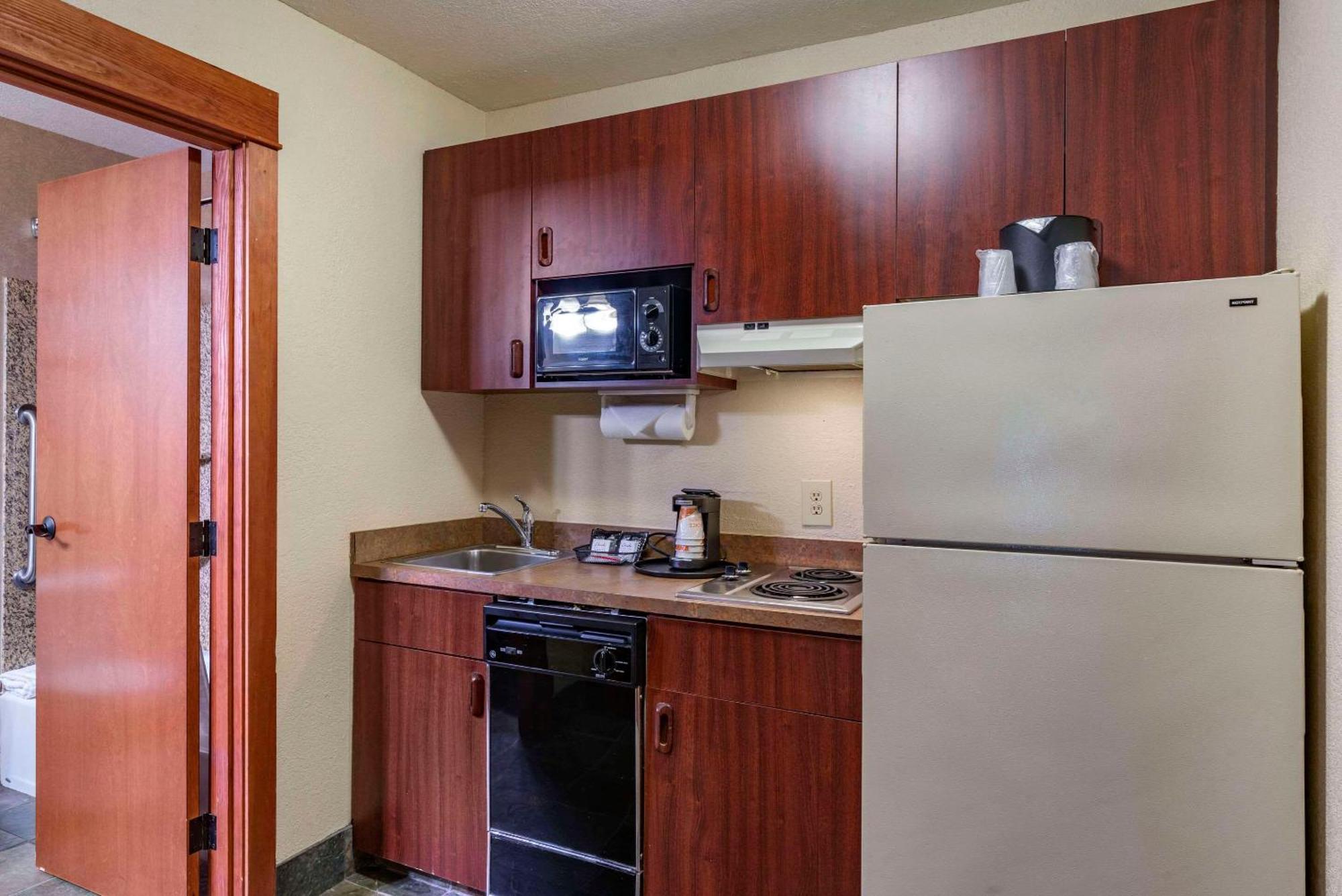 Comfort Inn & Suites Линкън Сити Екстериор снимка