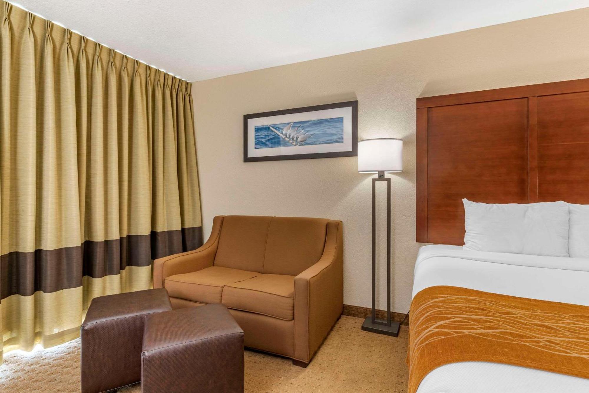 Comfort Inn & Suites Линкън Сити Екстериор снимка